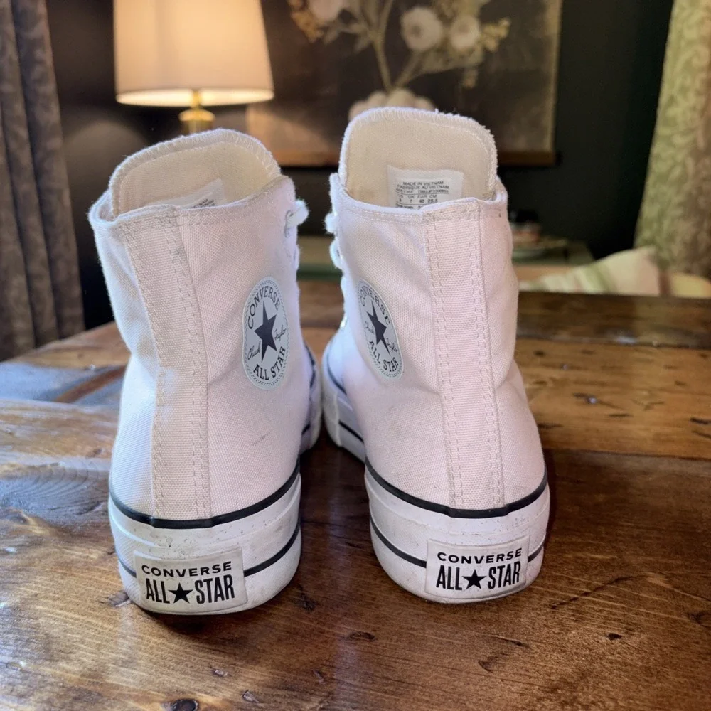 Size 9 - Converse Chuck Taylor All Star Lift Platform High Pale Petal Womens 9